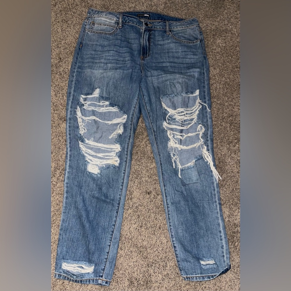 Fashion Nova baggy Mom Light Blue Denim Jeans